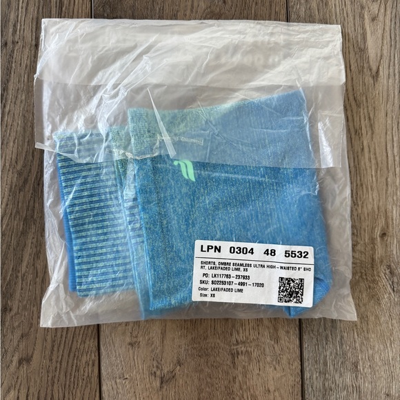 Fabletics Ombre Seamless Ultra High-Waisted 6" Shorts, Lake/Faded Lime - Picture 9 of 10